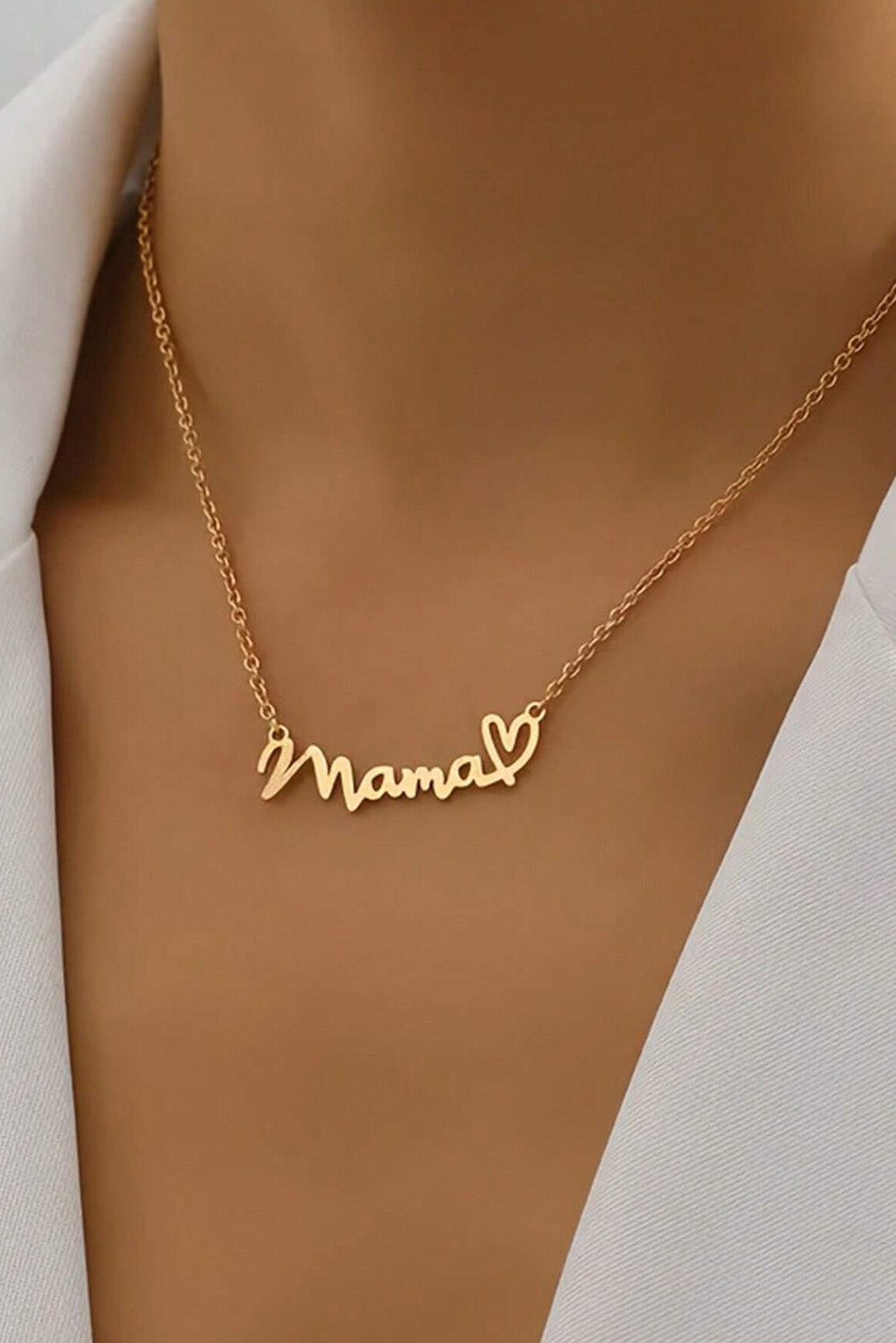 Collar de cadena con colgante de corazón de mamá dorado