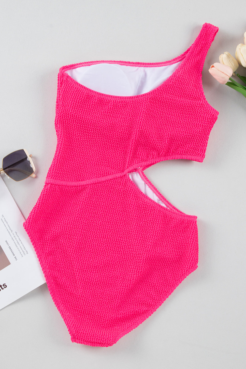 Monokini de un hombro con corte texturizado liso rosa brillante