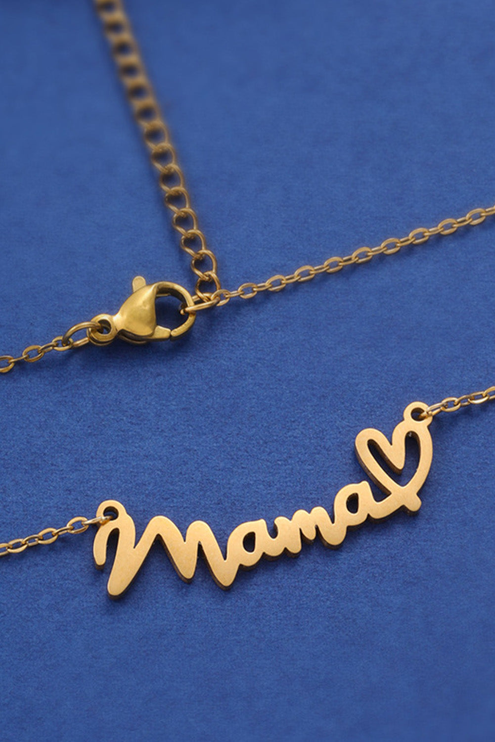 Collar de cadena con colgante de corazón de mamá dorado