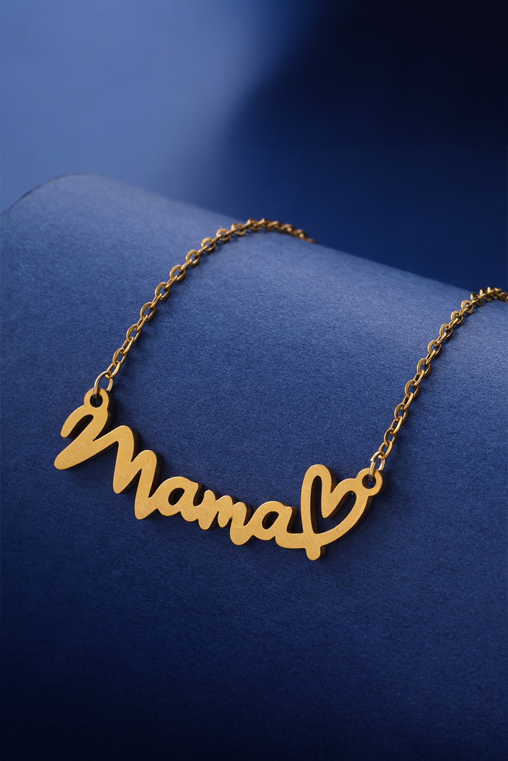 Collar de cadena con colgante de corazón de mamá dorado