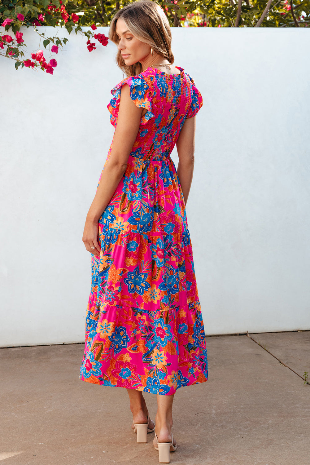 Vestido largo escalonado con volantes y cuello en V floral boho rojo rosa